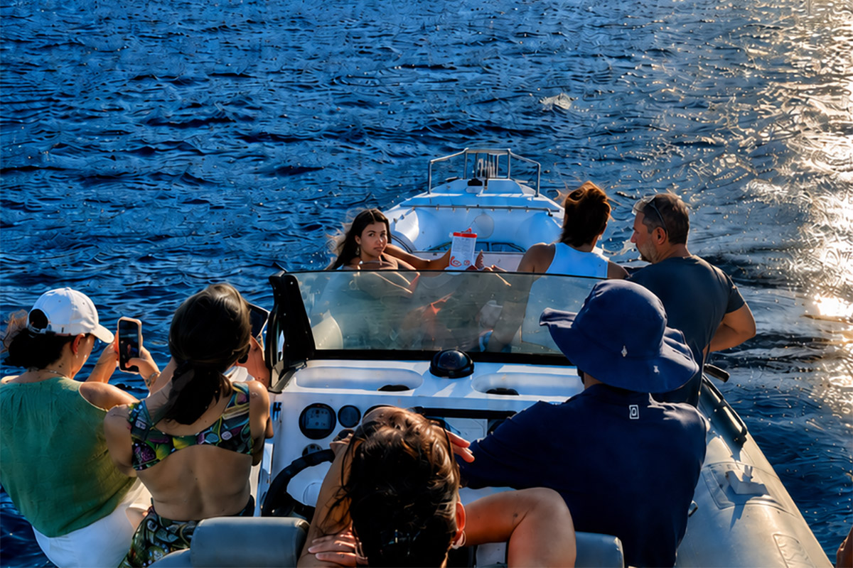 A day at sea in Syros — private boat experience by Syros Key