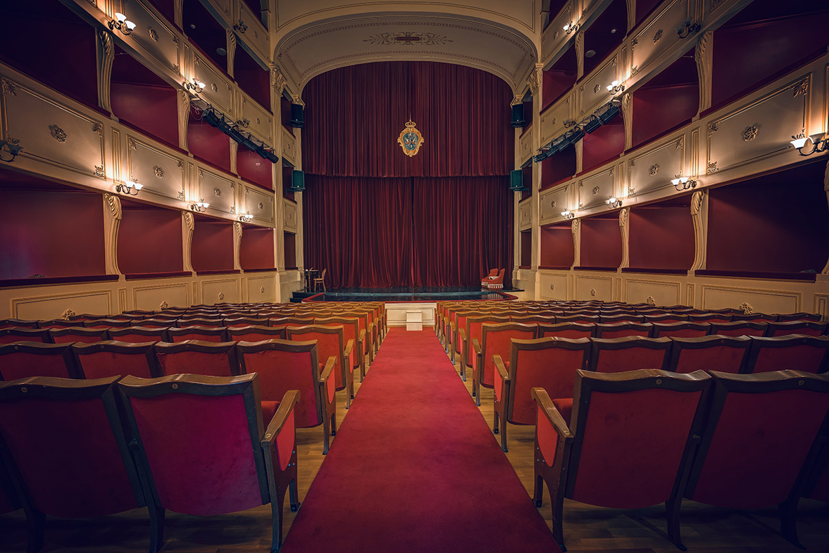 apollon-theater-syros